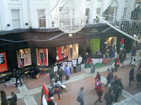 Click on image to see full-sized version Protesters at M&S on Grafton Street