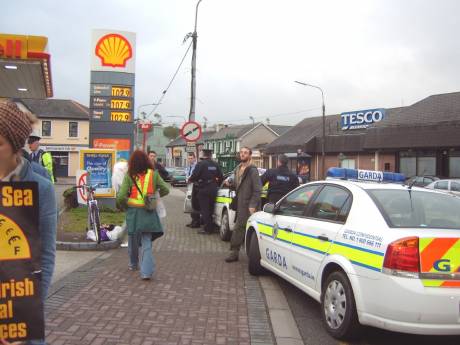 Garda Shelldna arrive