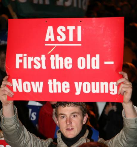Click on image to see full-sized version education_cuts_protest_dublin4.jpg